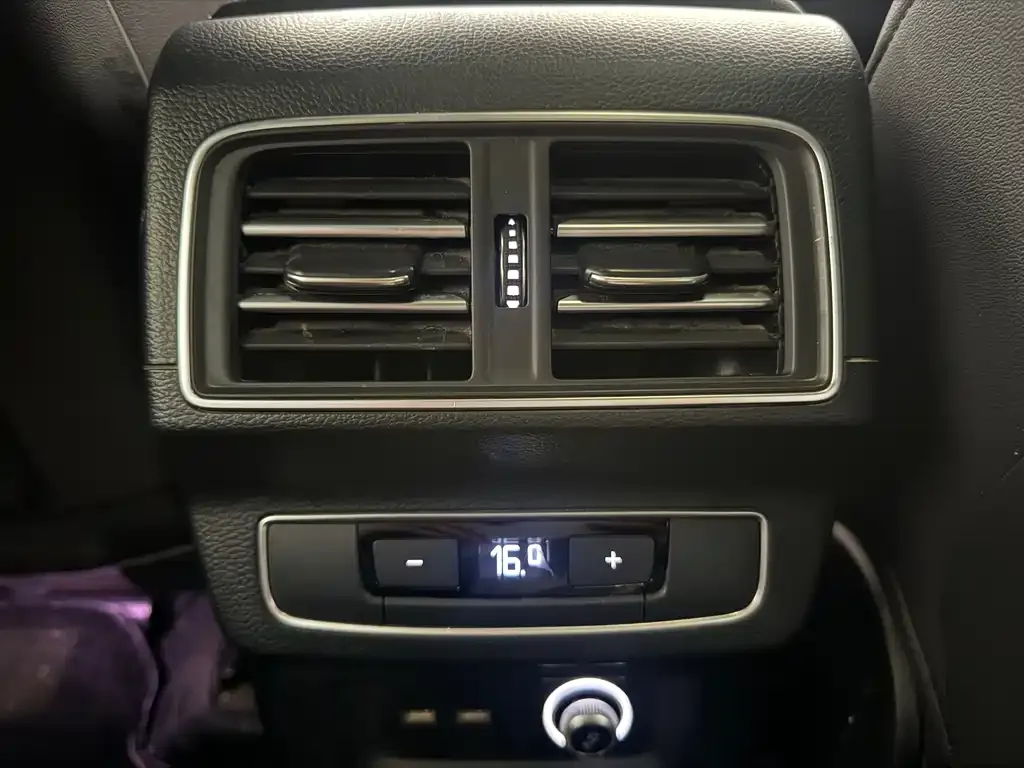 Audi Q5L 2024 из CN, фото 8