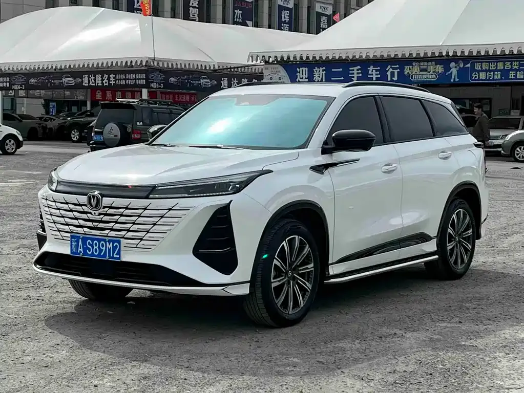 Changan CS75PLUS — фото 1