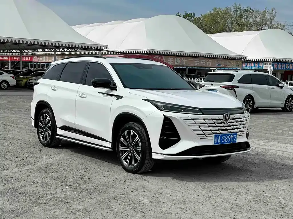 Changan CS75PLUS — фото 7