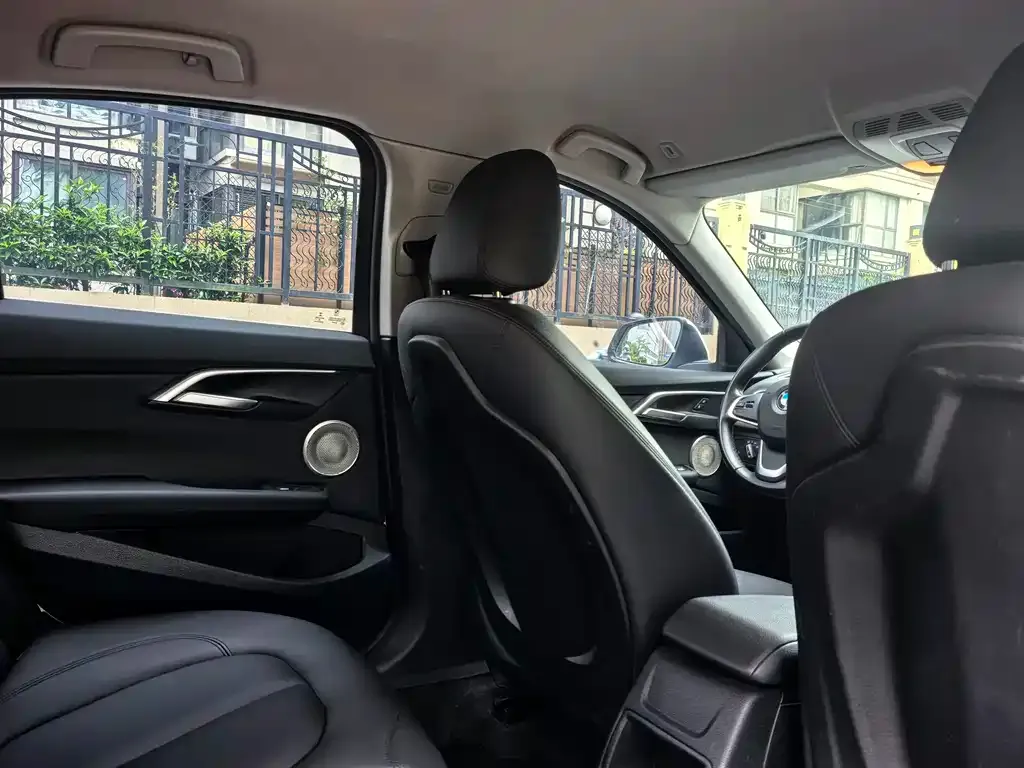 BMW 1 Series 2021 из CN, фото 7