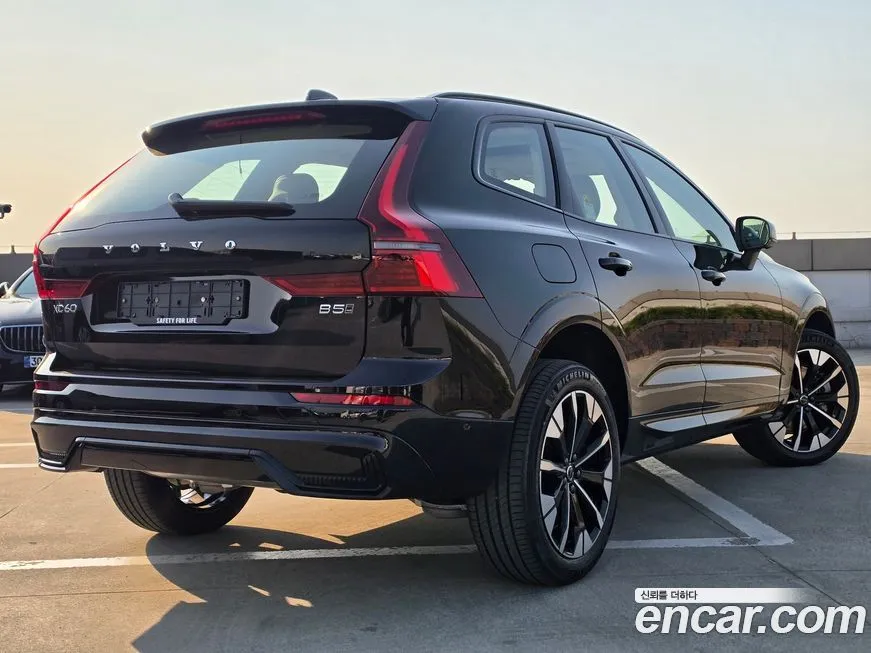 Volvo XC60 — фото 4