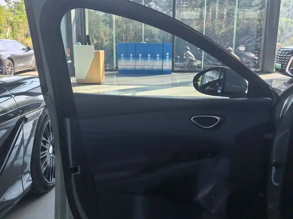 BYD Seal 06GT — фото 9