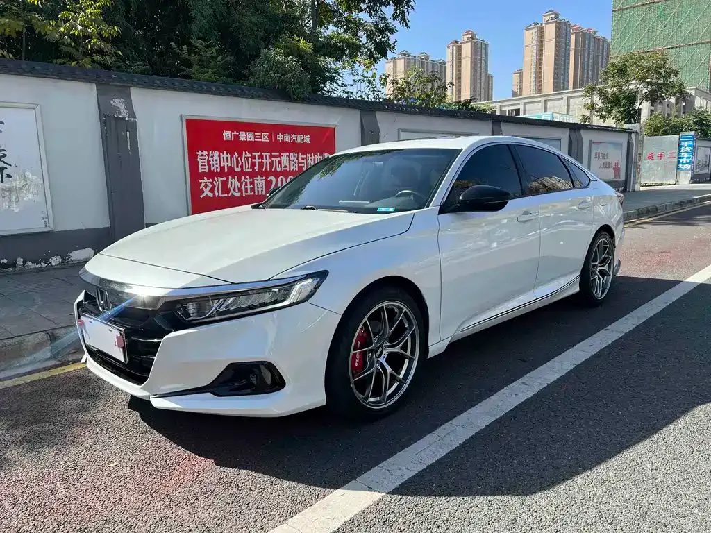 Honda Accord — фото 9