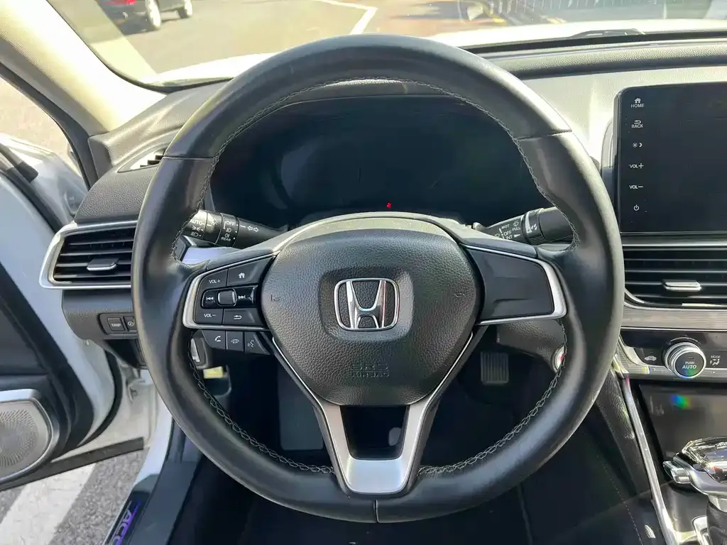 Honda Accord — фото 4