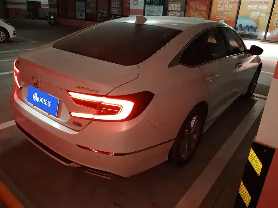 Honda Accord — фото 4