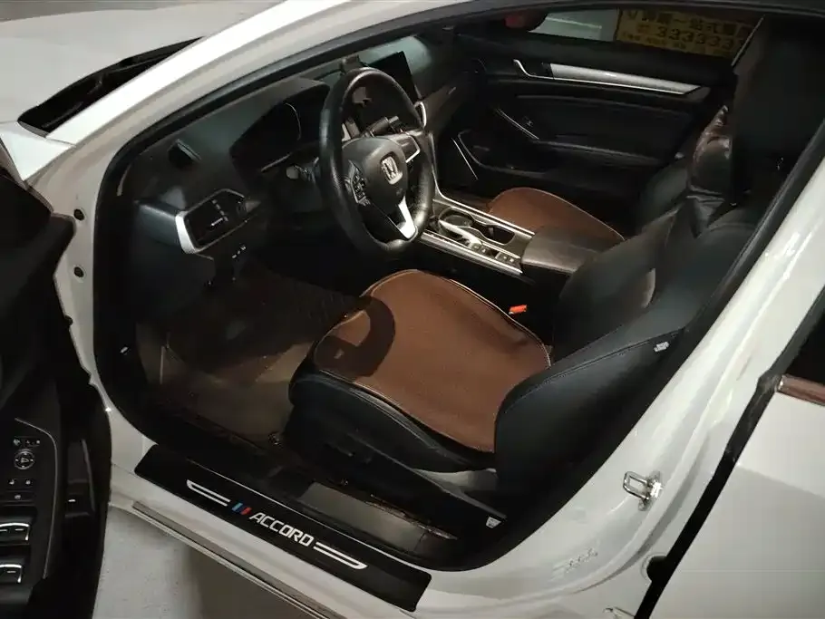 Honda Accord — фото 9