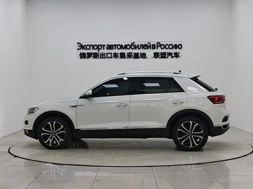 Volkswagen T-Roc — фото 6