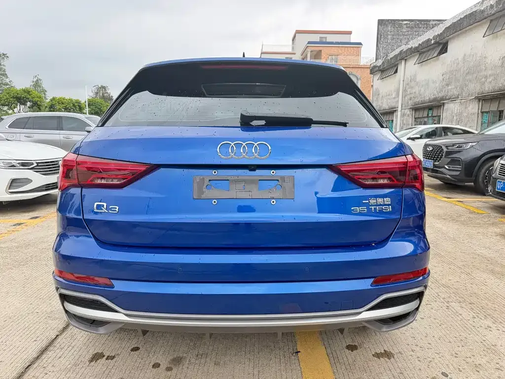 Audi Q3 — фото 10