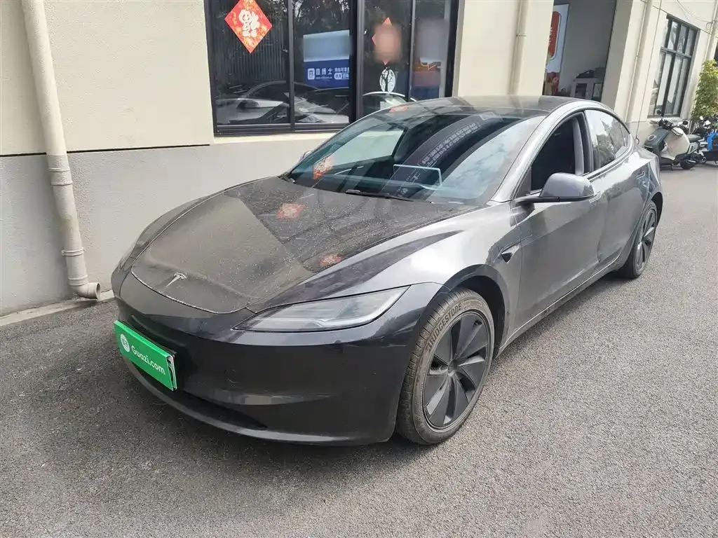 Tesla Model 3 — фото 10