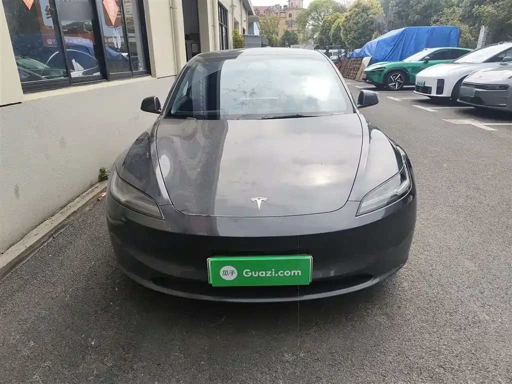 Tesla Model 3 — фото 9