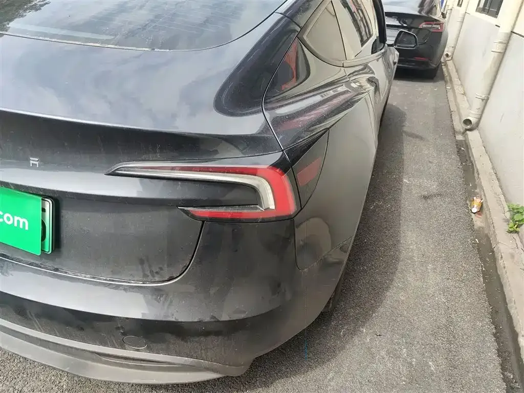 Tesla Model 3 — фото 3