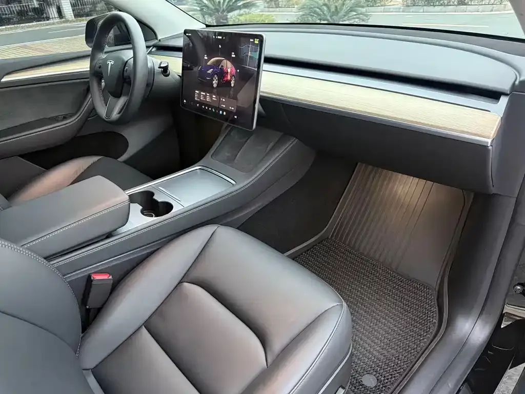 Tesla Model Y — фото 4