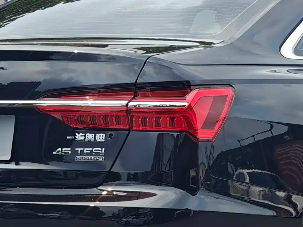 Audi A6L — фото 2