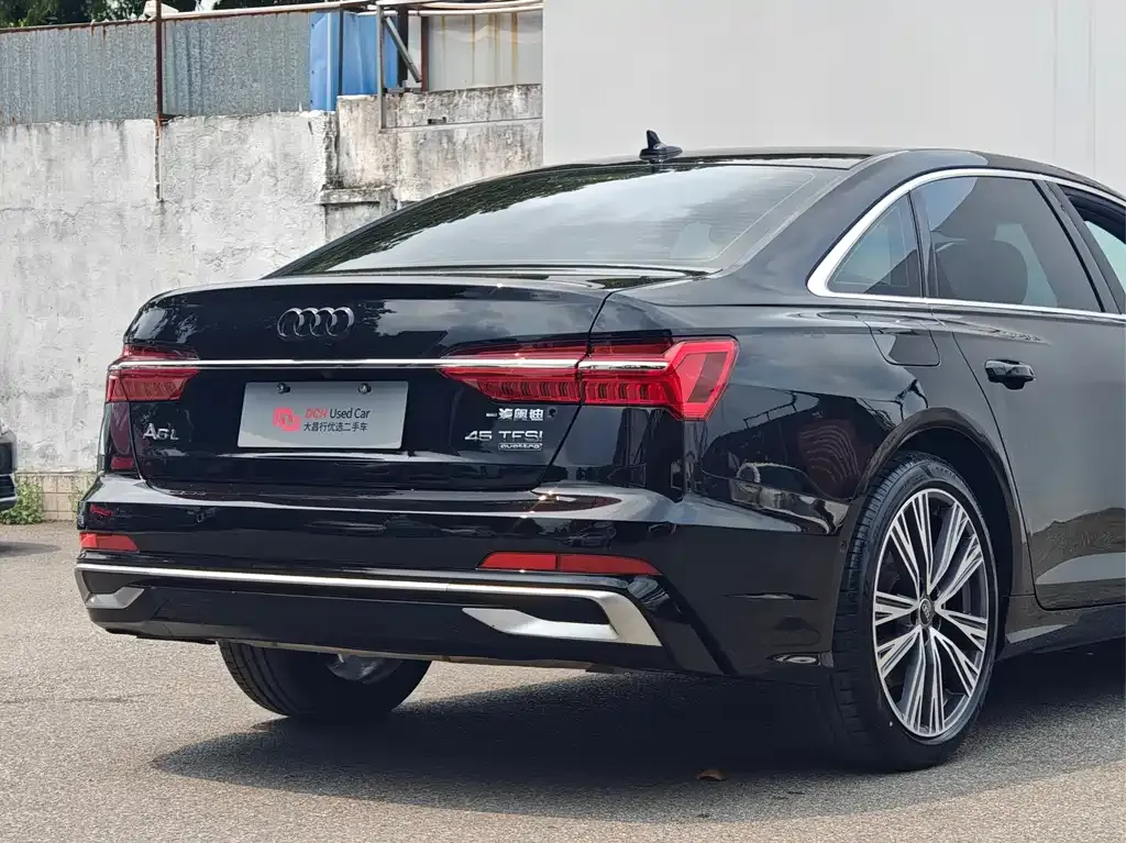 Audi A6L — фото 5