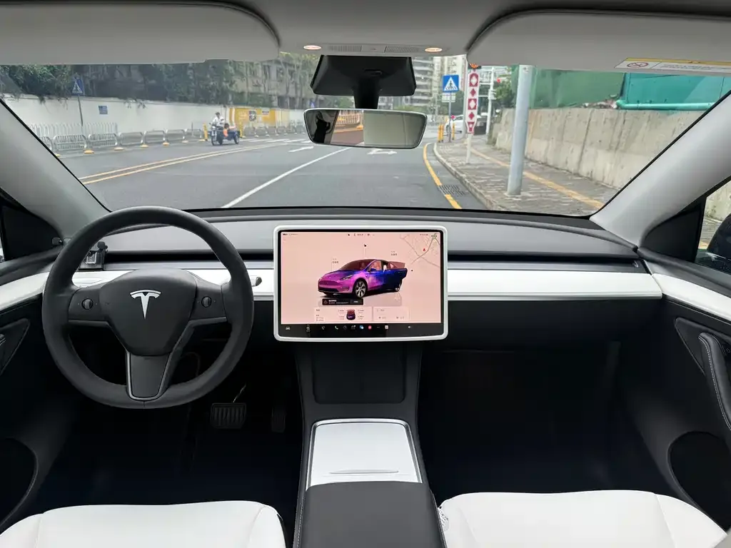 Tesla Model Y — фото 3