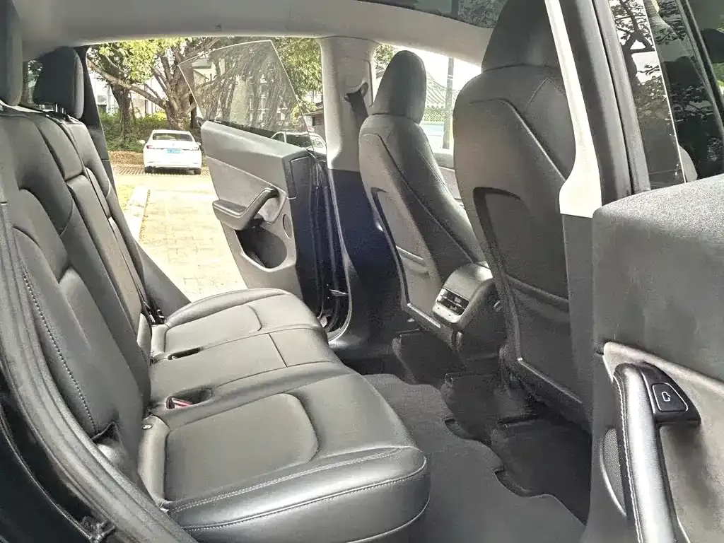 Tesla Model Y 2023 из CN, фото 7