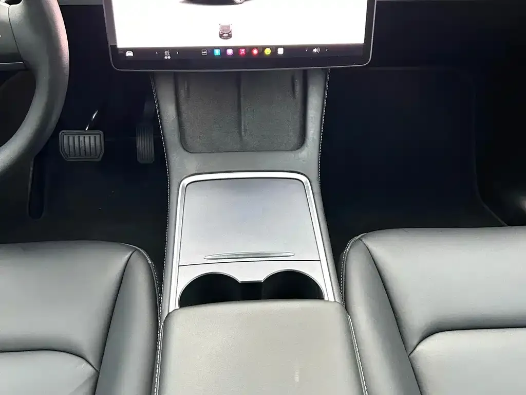 Tesla Model Y 2023 из CN, фото 2