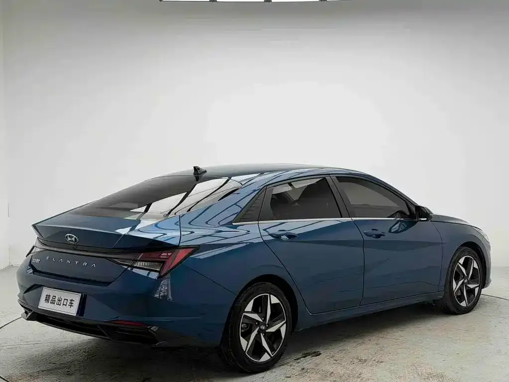 Hyundai Elantra — фото 4