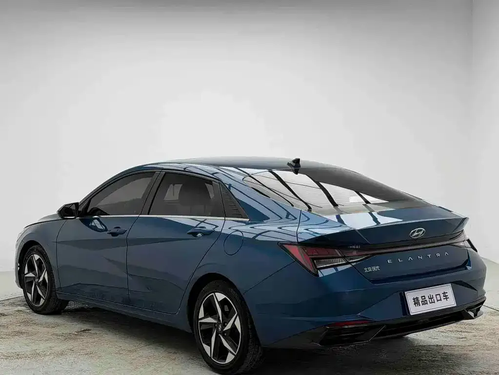Hyundai Elantra — фото 9