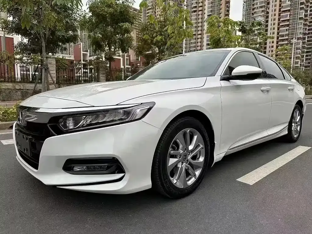 Honda Accord — фото 1