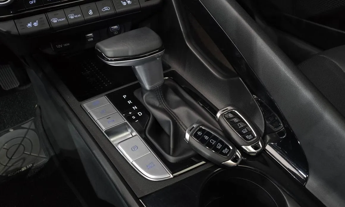 Hyundai AVANTE — фото 3