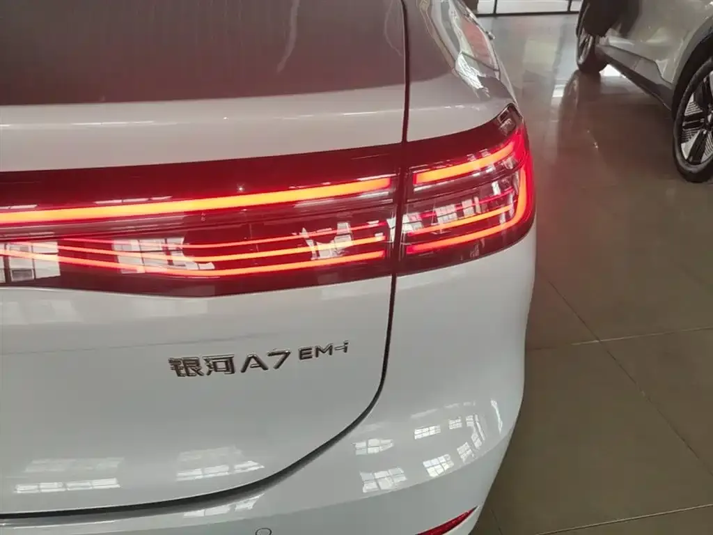 Geely Galaxy A7 — фото 2