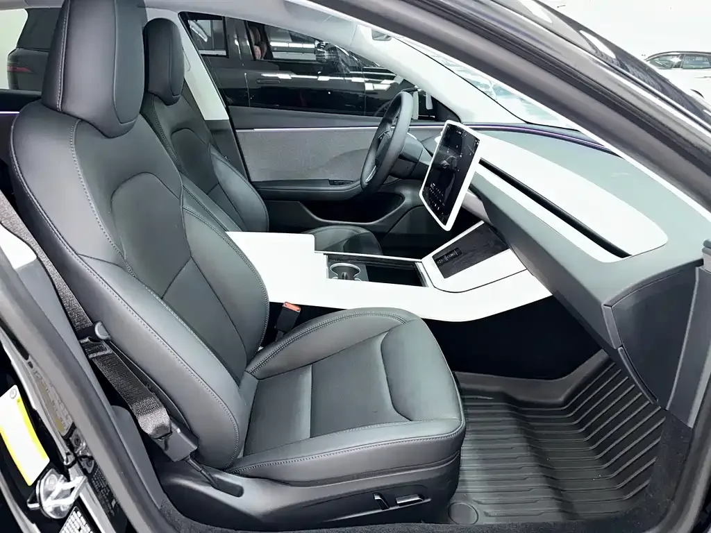 Tesla Model 3 — фото 2
