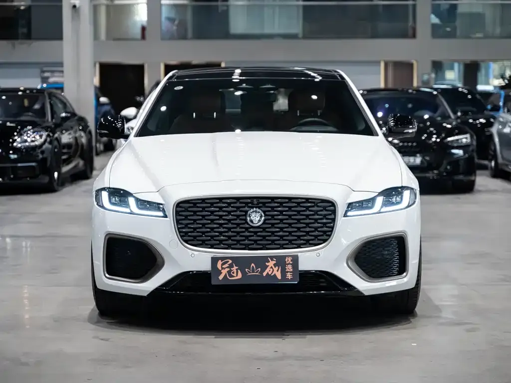 Jaguar XFL — фото 10