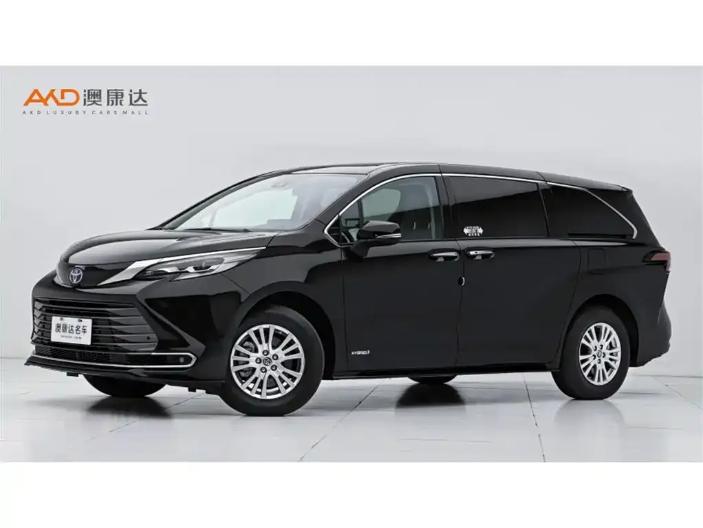 Toyota Sienna — фото 1