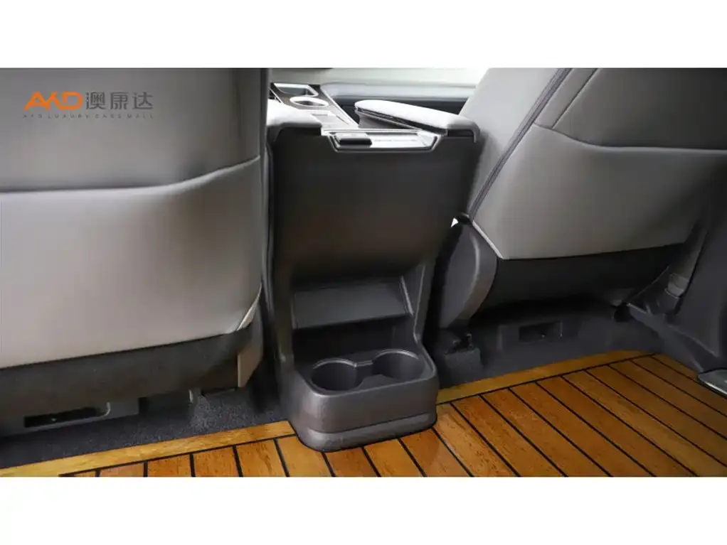Toyota Sienna — фото 3