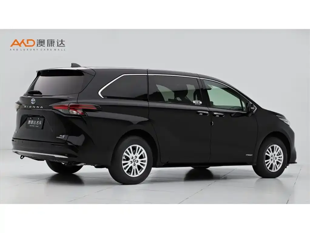 Toyota Sienna — фото 9