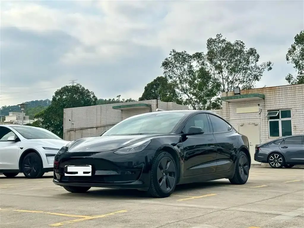 Tesla Model 3 — фото 8
