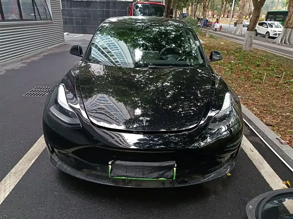 Tesla Model 3 — фото 10