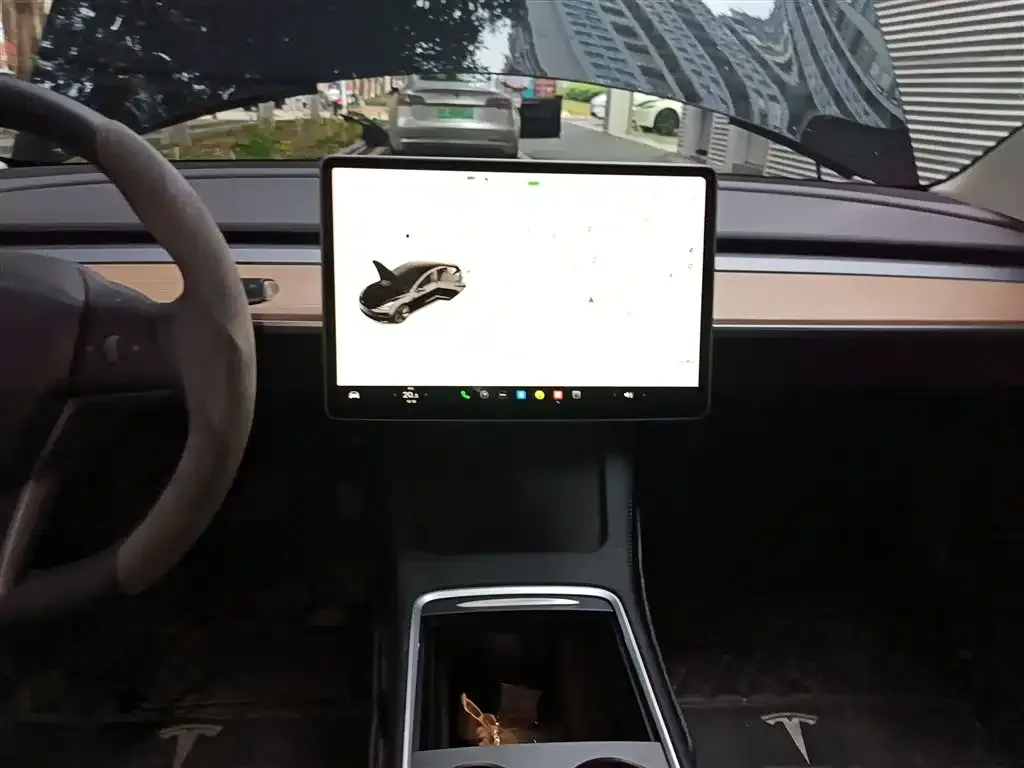 Tesla Model 3 — фото 2