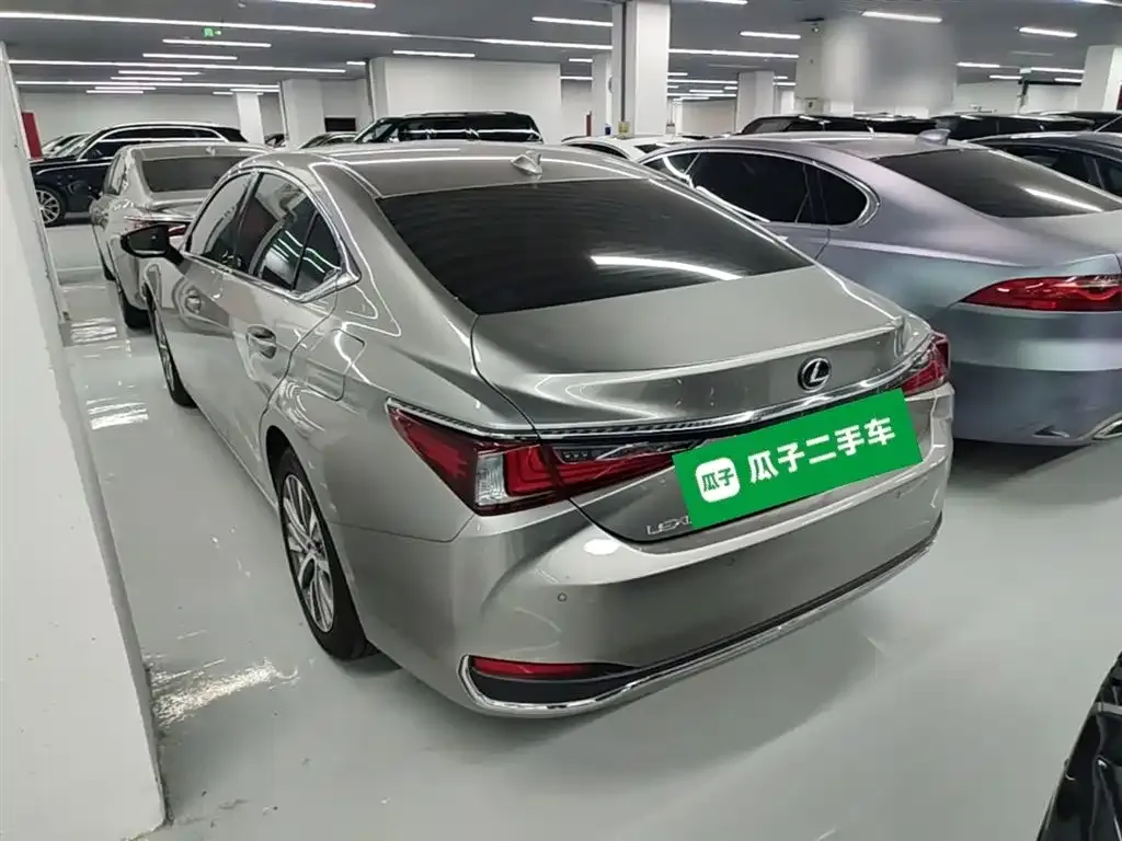 Lexus ES — фото 4