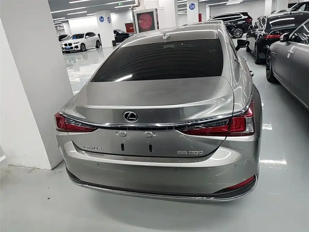 Lexus ES — фото 8