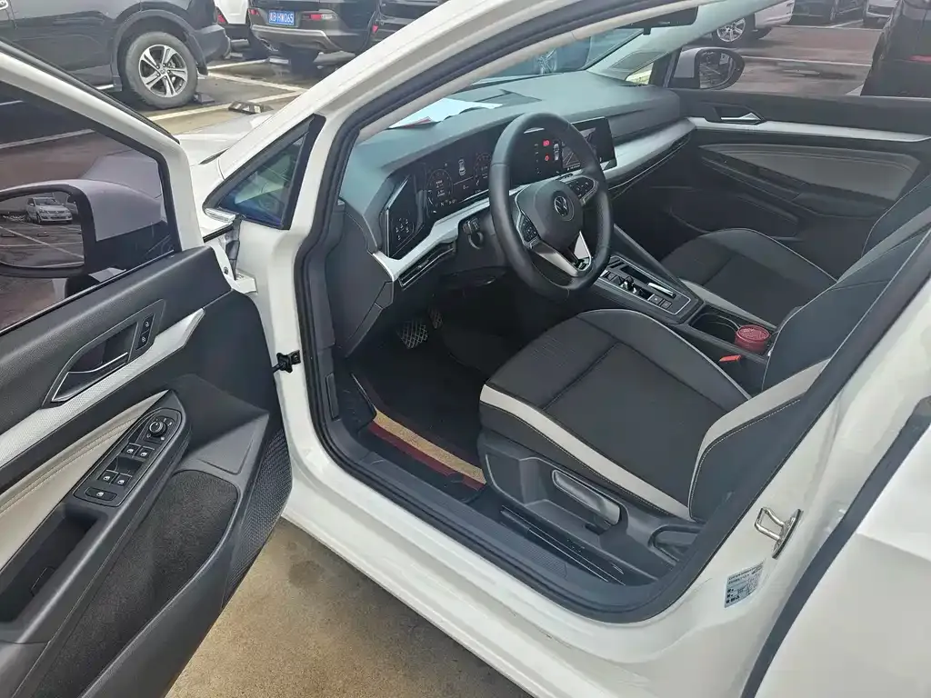 Volkswagen Golf 2022 из CN, фото 6