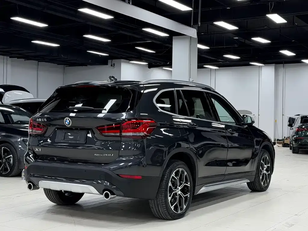 BMW X1 — фото 9