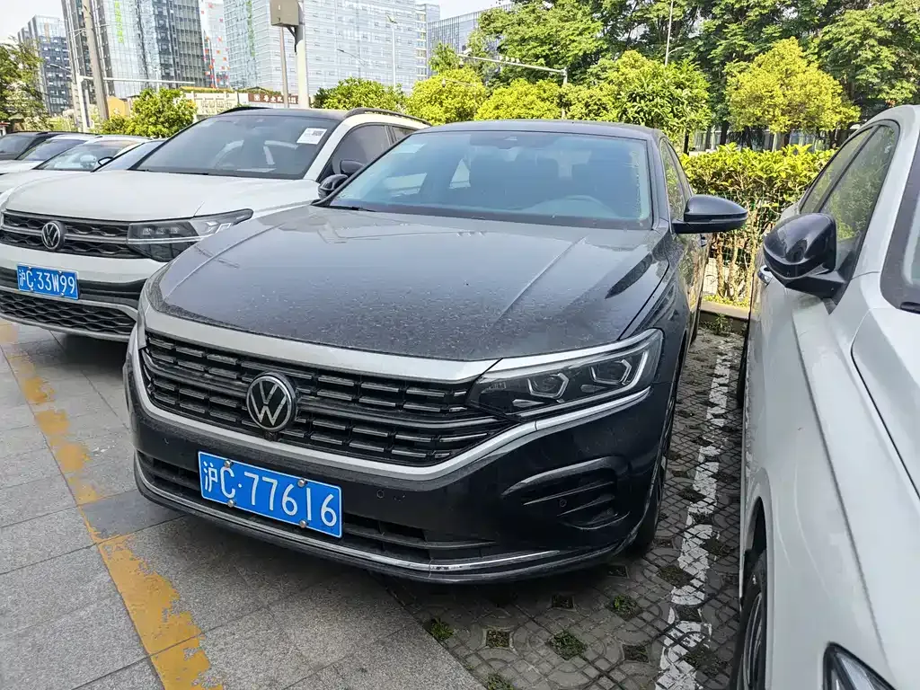 Volkswagen Passat — фото 1