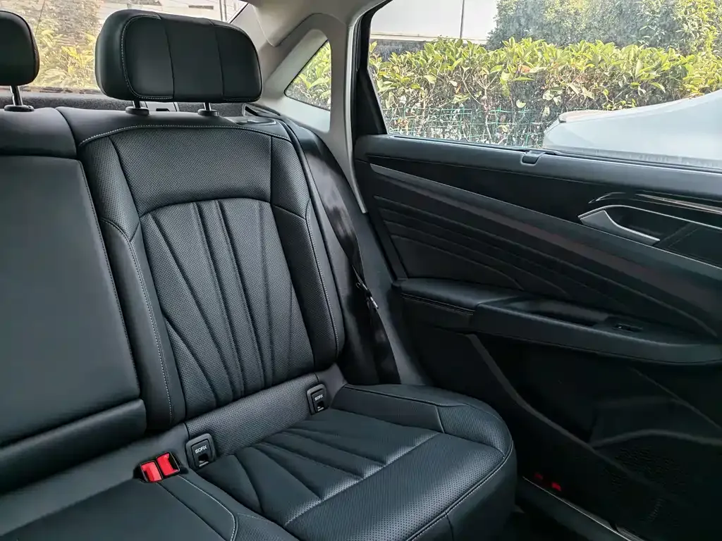 Volkswagen Passat — фото 7