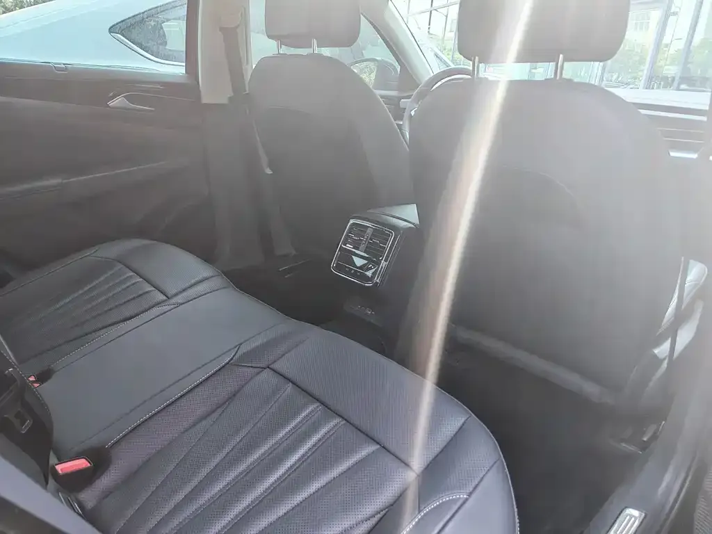 Volkswagen Passat — фото 2