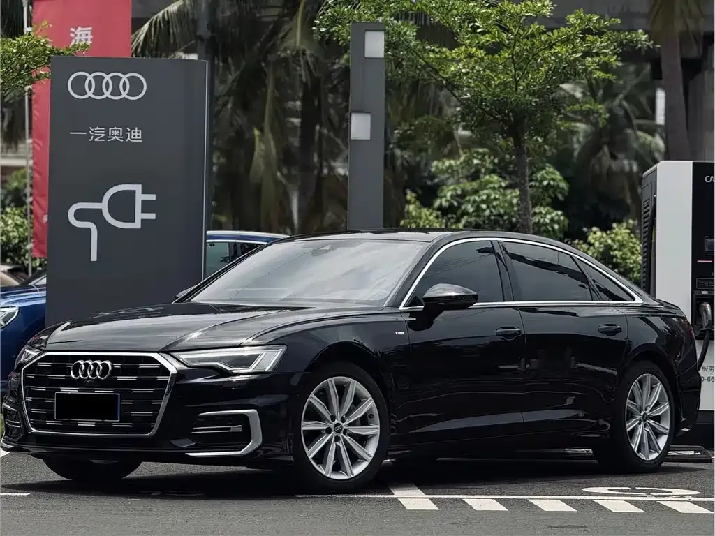 Audi A6L — фото 1