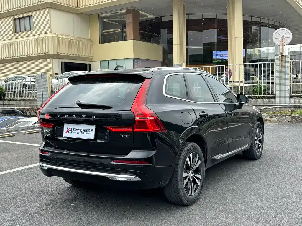 Volvo XC60 — фото 6