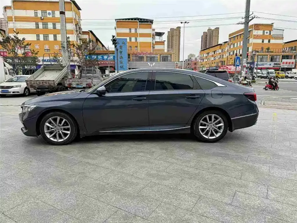 Honda Accord — фото 5