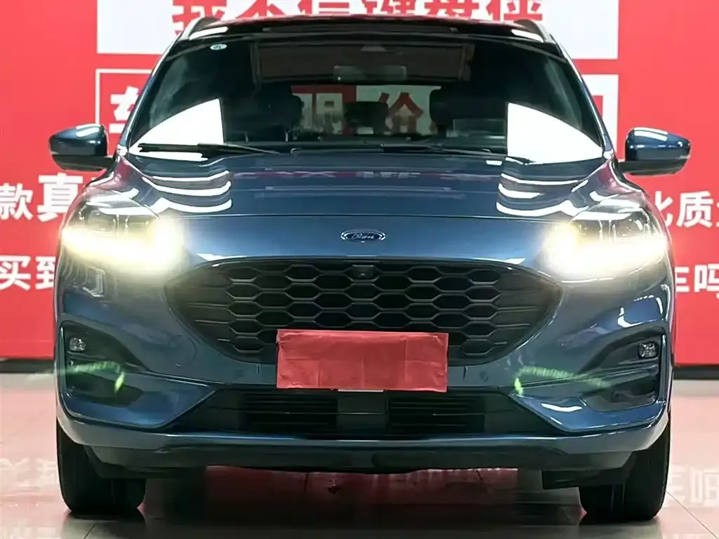 Ford Escape 2021 из CN, фото 2
