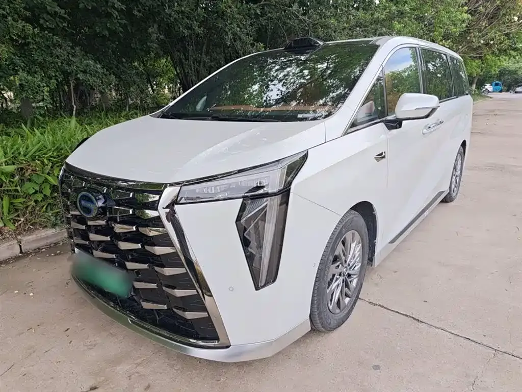 GAC Motor Trumpchi M8 — фото 1