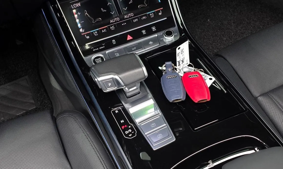 Audi A8 2021 из KR, фото 8