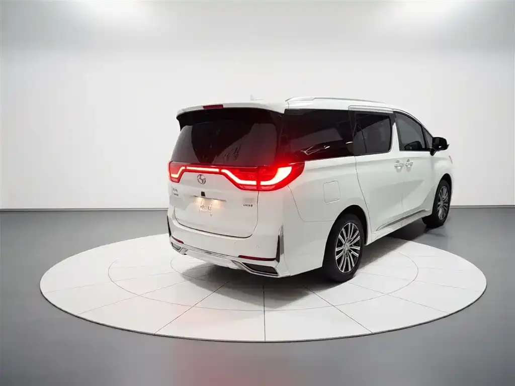 GAC Motor Trumpchi M8 — фото 8