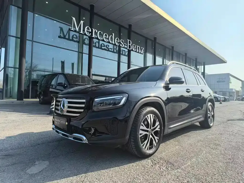 Mercedes-Benz GLB — фото 1