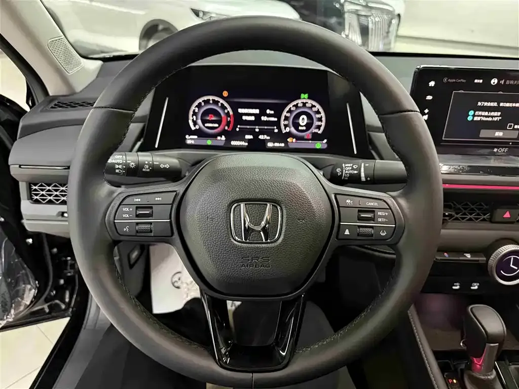 Honda Accord — фото 10